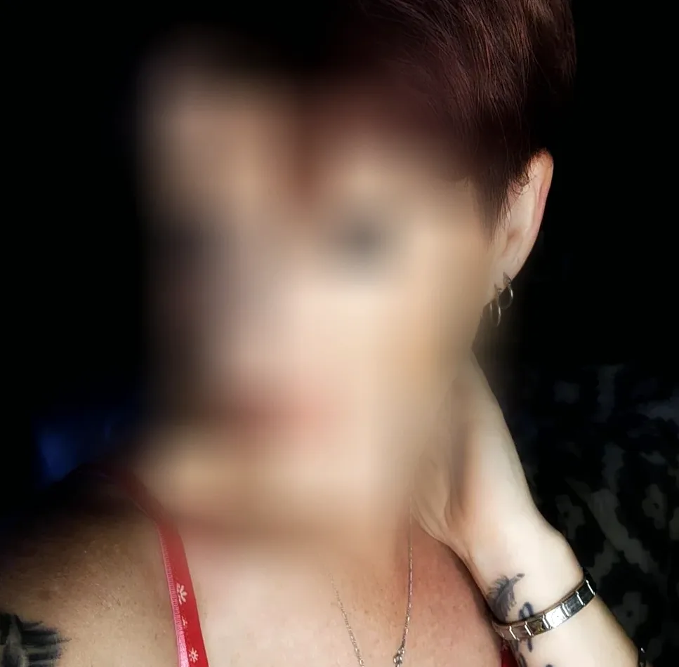 Amelia, 36