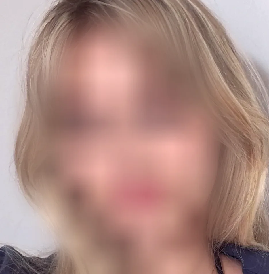Angharad, 20