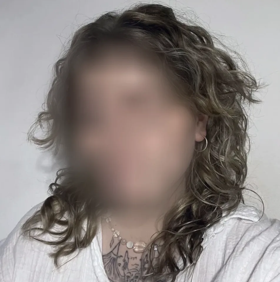 Lara, 20