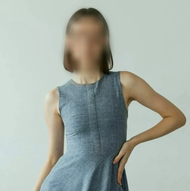 Lara, 22