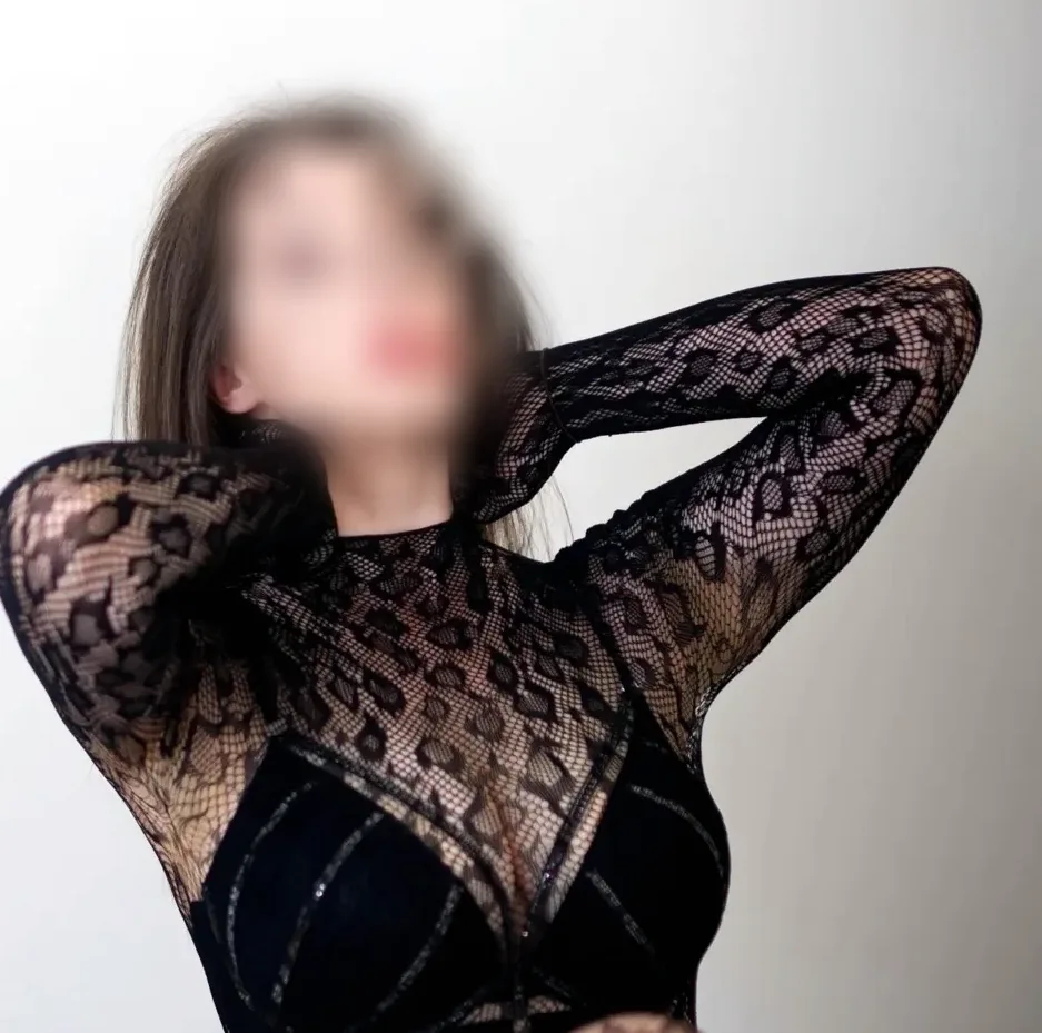 Leanne, 26