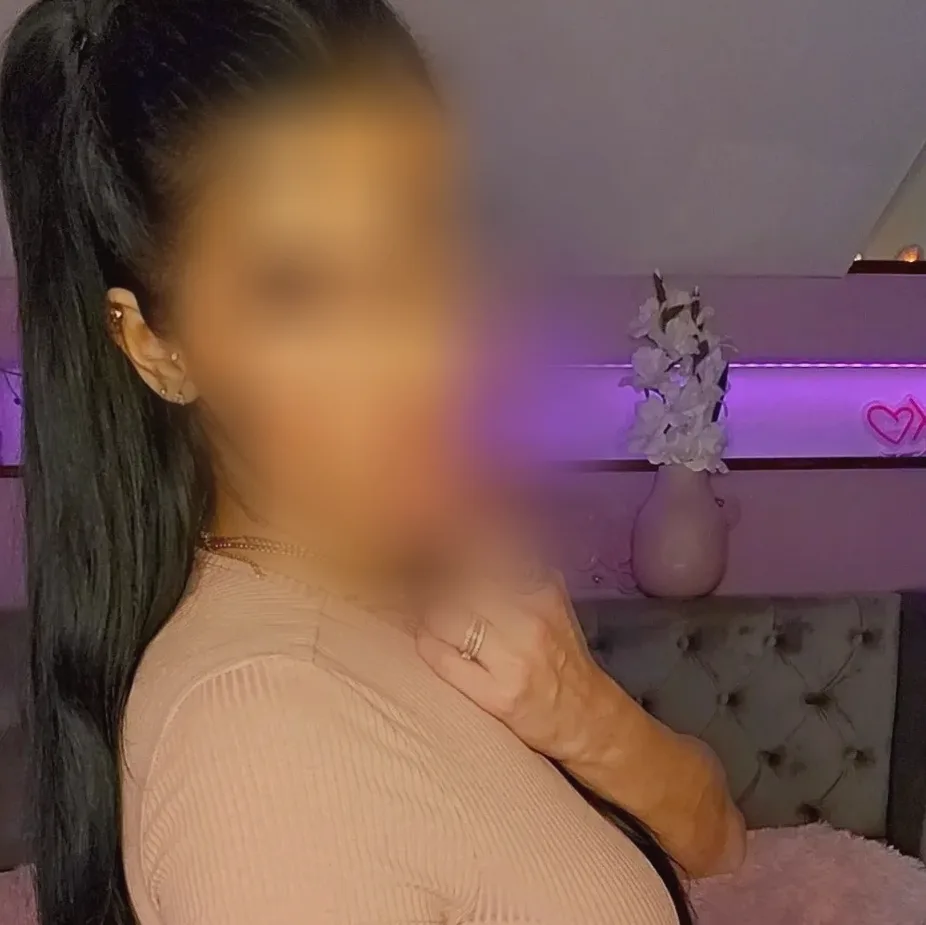 Shannon, 33