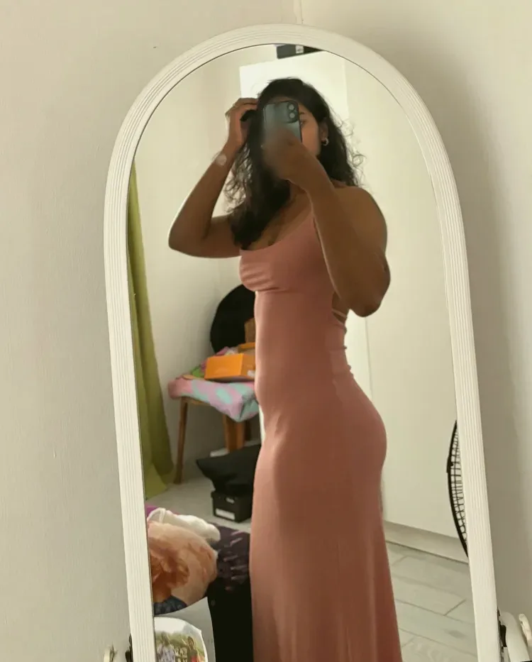 Toni, 28